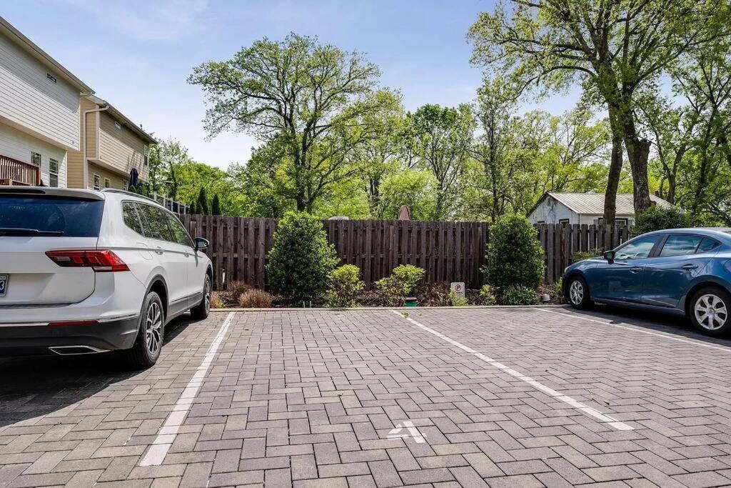 Casa vacanze 10 Min Drive Downtown, Roof Deck, Pet Friendly *