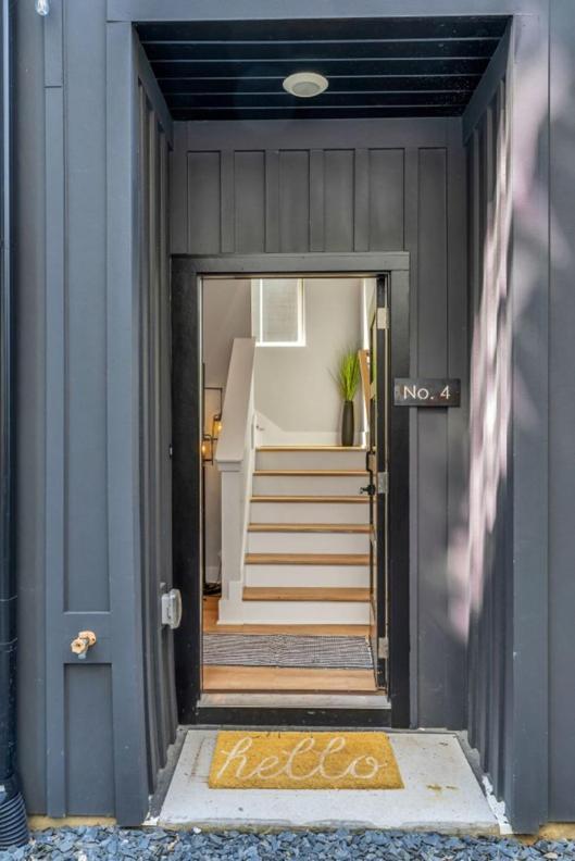 10 Min Drive Downtown, Roof Deck, Pet Friendly Nashville