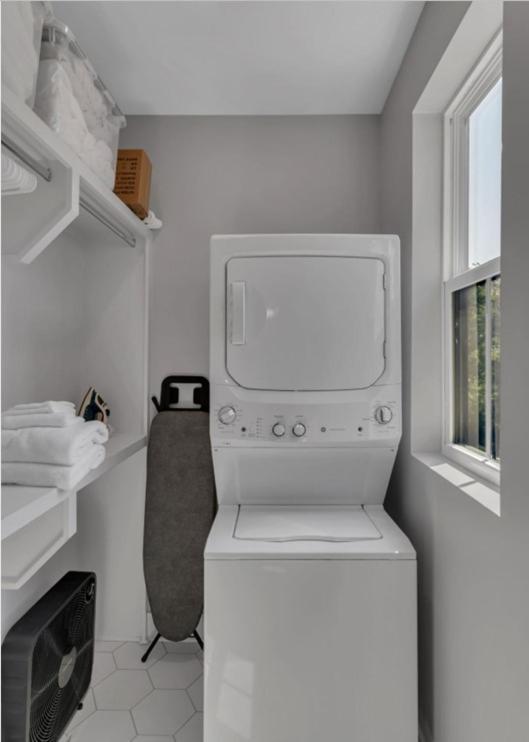 10 Min Drive Downtown, Roof Deck, Pet Friendly Casa vacanze Nashville